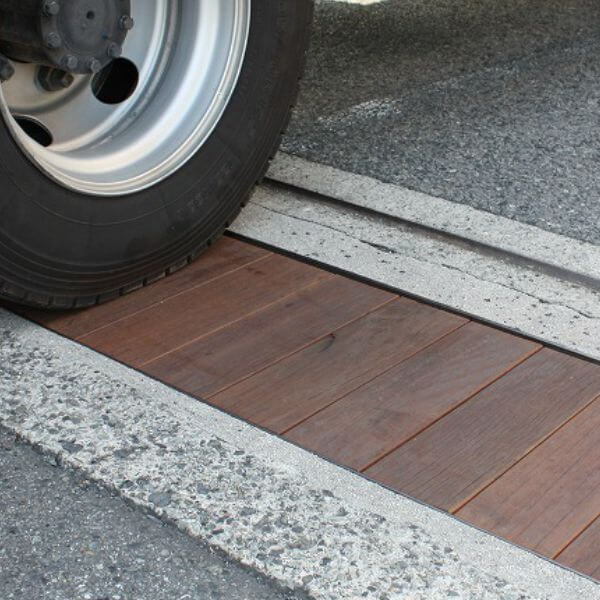 天然木ウリン製溝蓋