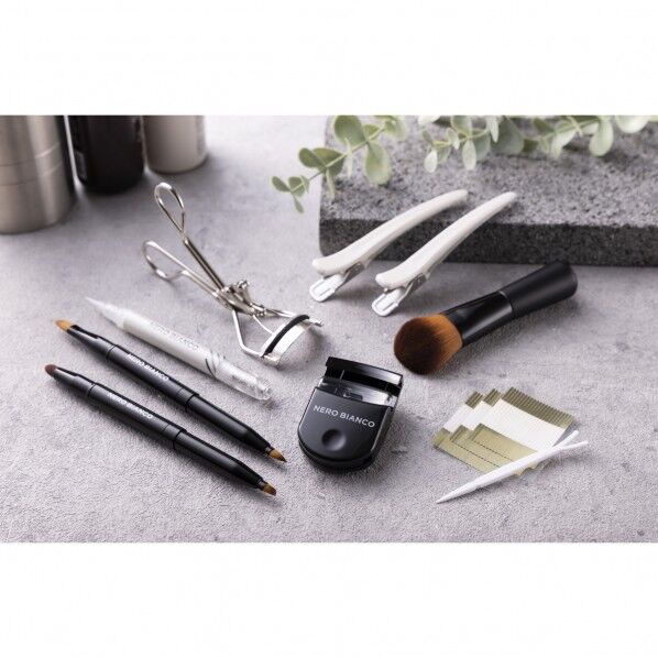 貝印 NEROBIANCO 2wayアイメイクブラシの通販｜即日出荷19万点以上