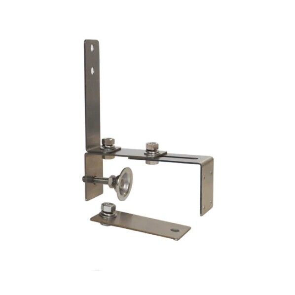 はさみ込み金具