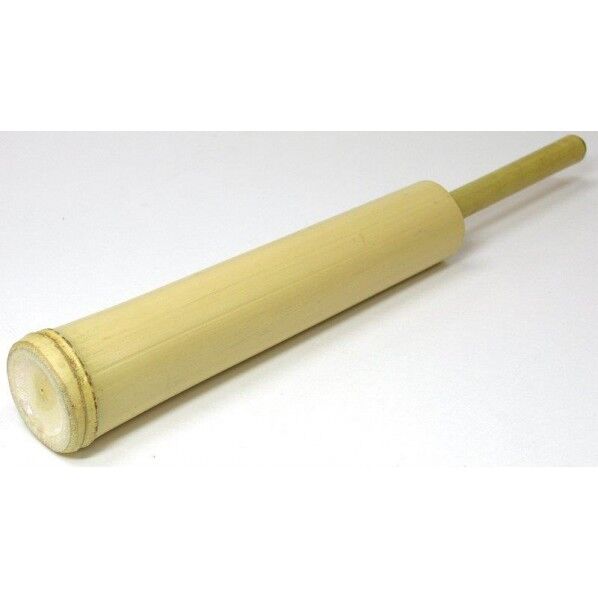 竹でできた水てっぽう