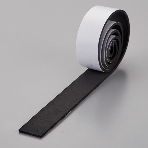 日本緑十字社 スポンジテープ0303 ゴムスポンジ(粘着テープ付き) 30×1000×3mm 黒 246175 1巻...