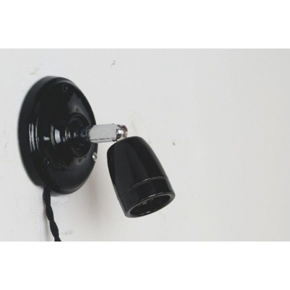 磁器ベースブラケット 黒 E26 水道用フレキパイプ XS180264 1台