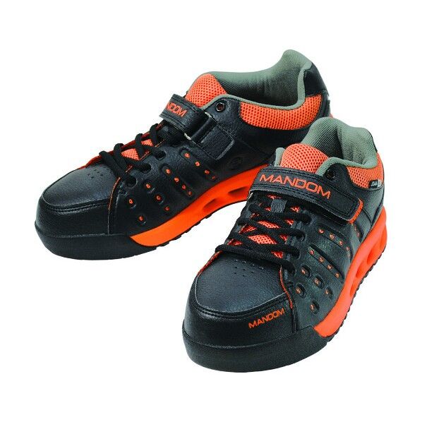 通気プロスニーカー マンダム #737