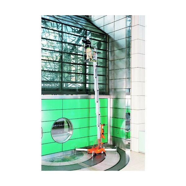 マスト式高所作業台