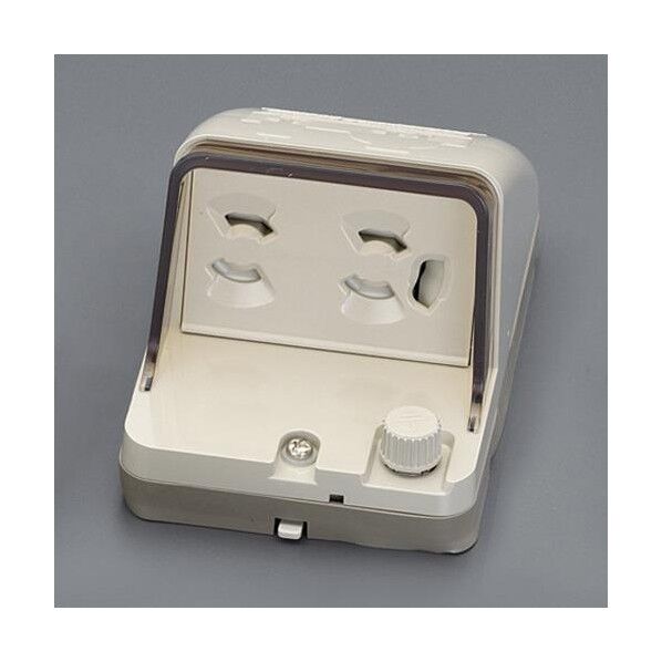 100V/15A防水コンセント(抜止1個+接地抜止1個)