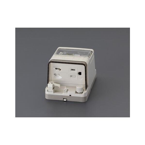 100V/15A防水コンセント(2個/ブレーカー内蔵)