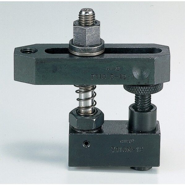 クランプユニット