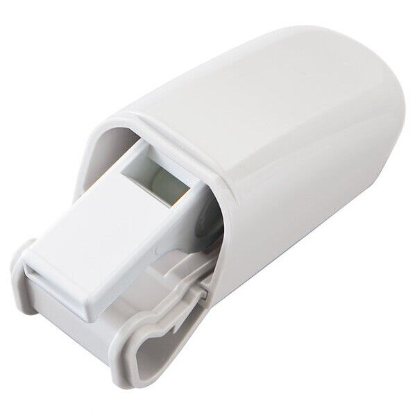日本緑十字社 ヘルメット用ホイッスルホルダー(溝付き・溝なし兼用タイプ) STW-6701 37.5×91.5×47.5mm(ホイッスル部除く) ホワイト 241071 1個...