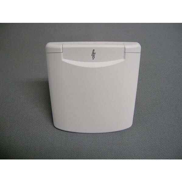 パワーインレット121（色:白） ソケット付