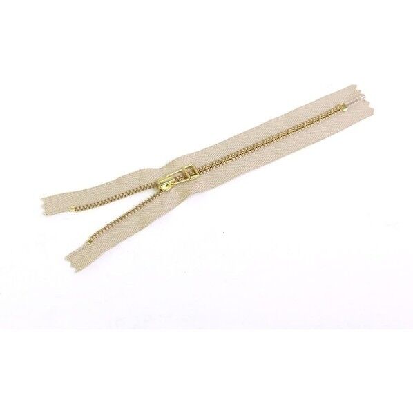 Y.K.K 金属ファスナー