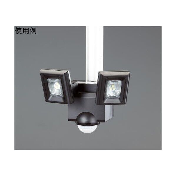 LEDセンサーライト(電池式) [単2×3本] EA864CB-41BB 64-7941-72 1点
