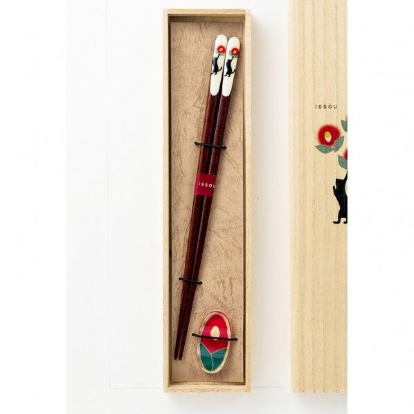 一双 吉兆桐箱箸置き付 黒猫と椿