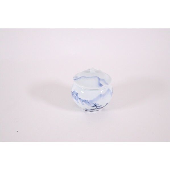 青磁山水仏跳壇 小 直径×高さmm×（容量cc）:φ97×H105×（220） 1点