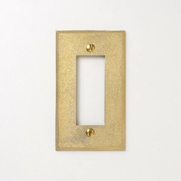 真鍮鋳造 コンセントプレート 長穴1連 3つ口 受注生産品