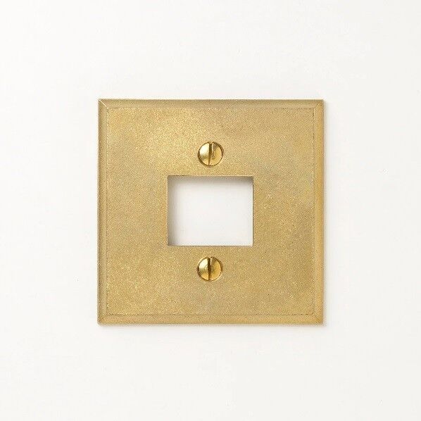 真鍮鋳造 コンセントプレート 六角 1穴 1つ口 受注生産品