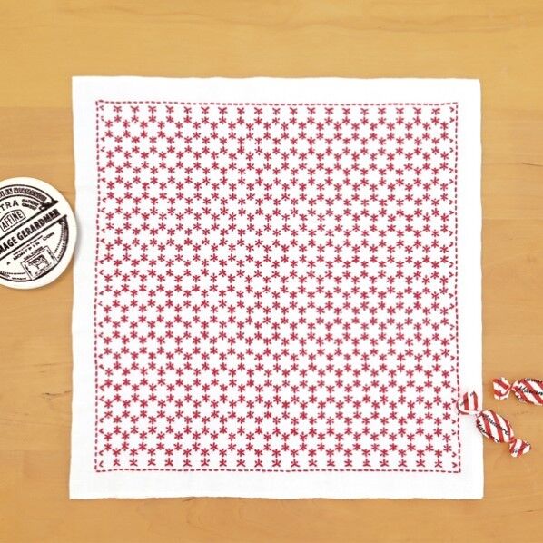 オリムパス製絲 刺し子キット 一目刺しの花ふきん 角亀甲つなぎ 白 SK303