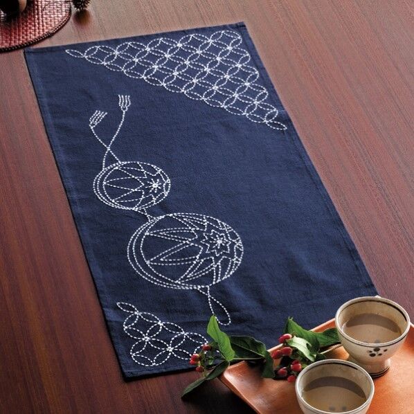 オリムパス製絲 刺し子テーブルセンター製作キッ(手まりと七宝つなぎ)/261