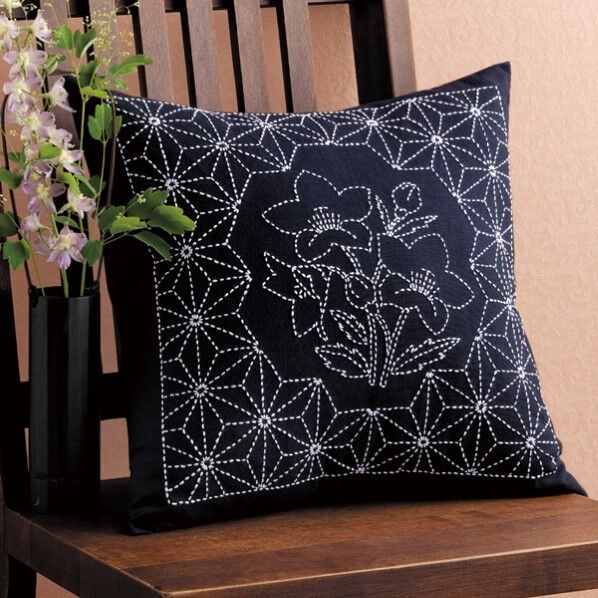 オリムパス製絲 刺し子クッション製作キット(桔梗と麻の葉)/258