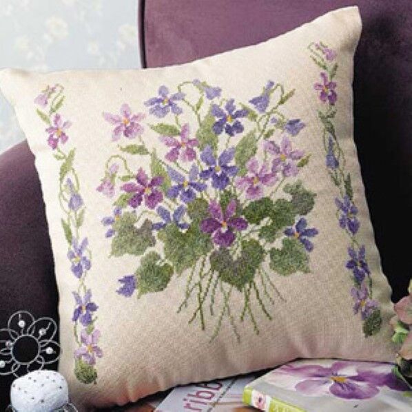 オリムパス製絲 クロスステッチ 刺しゅうキット クッション スミレ ベージュ 6026