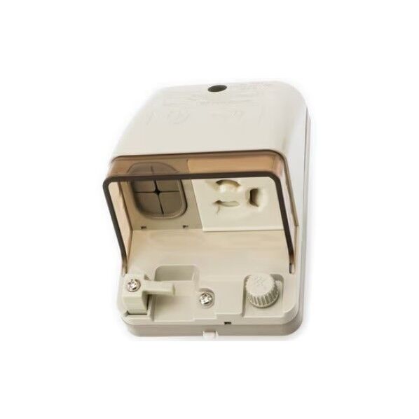 フル接地防水コンセント(入線機能付)