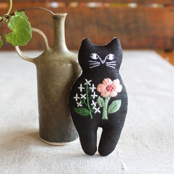 Piece ピース(Piece) 刺しゅうキット 「nekogao ブローチキット」花束 マルチ PHC-124-4 1袋