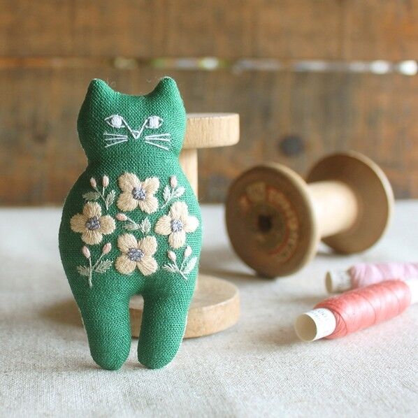 Piece ピース(Piece) 刺しゅうキット 「nekogao ブローチキット」小花 マルチ PHC-124-3 1袋