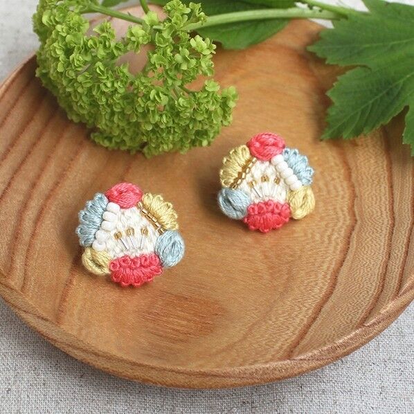 ピース(Piece) 刺しゅうキット 「K.omono ichirin frame brooch」