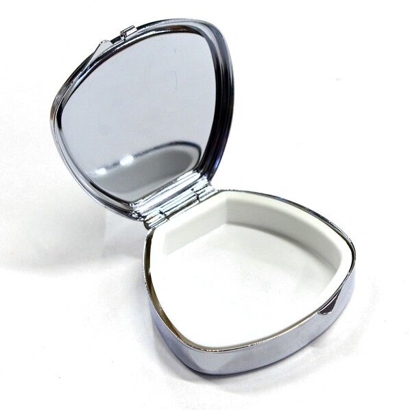 日本紐釦貿易(Nippon Chuko) ピルケース 貝型 鏡なし