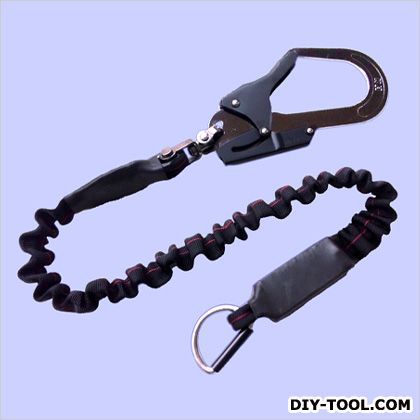 KHジャバラランヤードタフアルミ自在一ツ穴D環緋ライン 黒 長さ:1000mm LJAWK-10 1