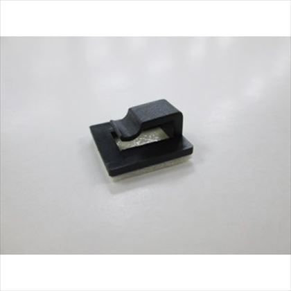 ケーブルホルダー中